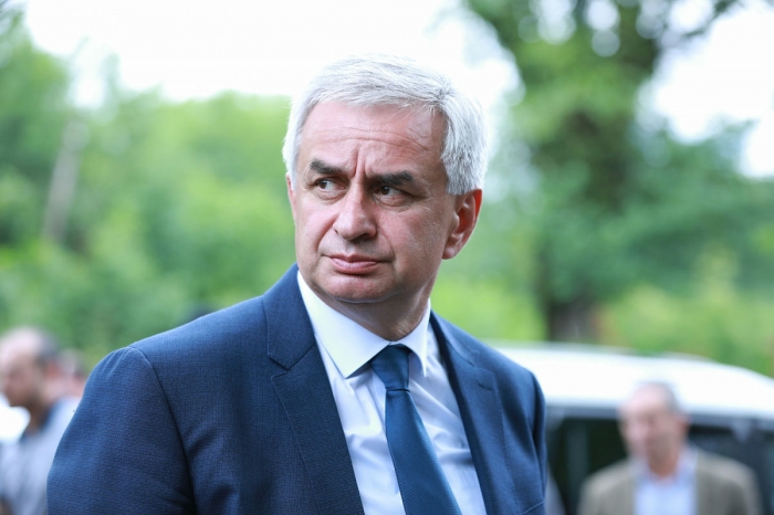 Президент Абхазии обратился к гражданам из-за протестов в Сухуме